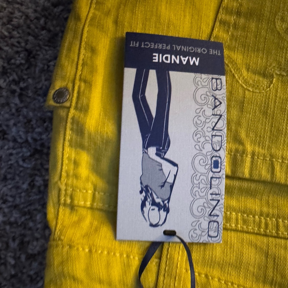 Bandolino mandie mustard color jeans